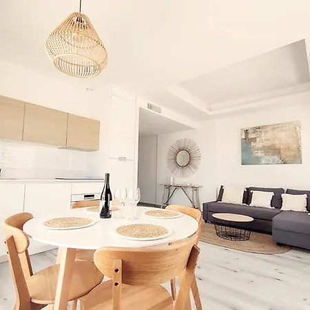Apartment Beautiful Modern In The Centre Of *